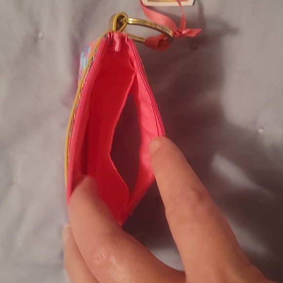 Lilly Pulitzer ID Case "Shell me Something Good" - Picture 3 of 3